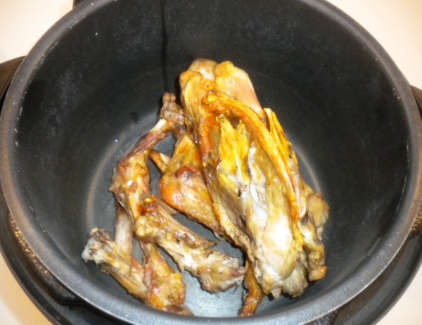 brown chicken stock - pressure cooker